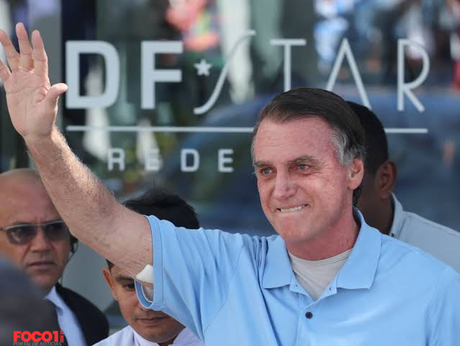 Jair Bolsonaro tem alta após três semanas internado em Brasília